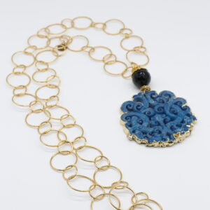Collana di almala sui toni del Blu con catena dorata.