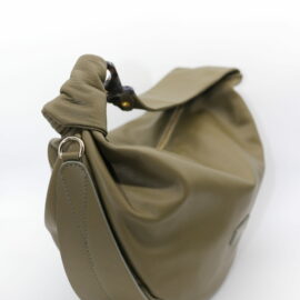 Double Bag Almala color oliva: borsa in pelle nera con nodo