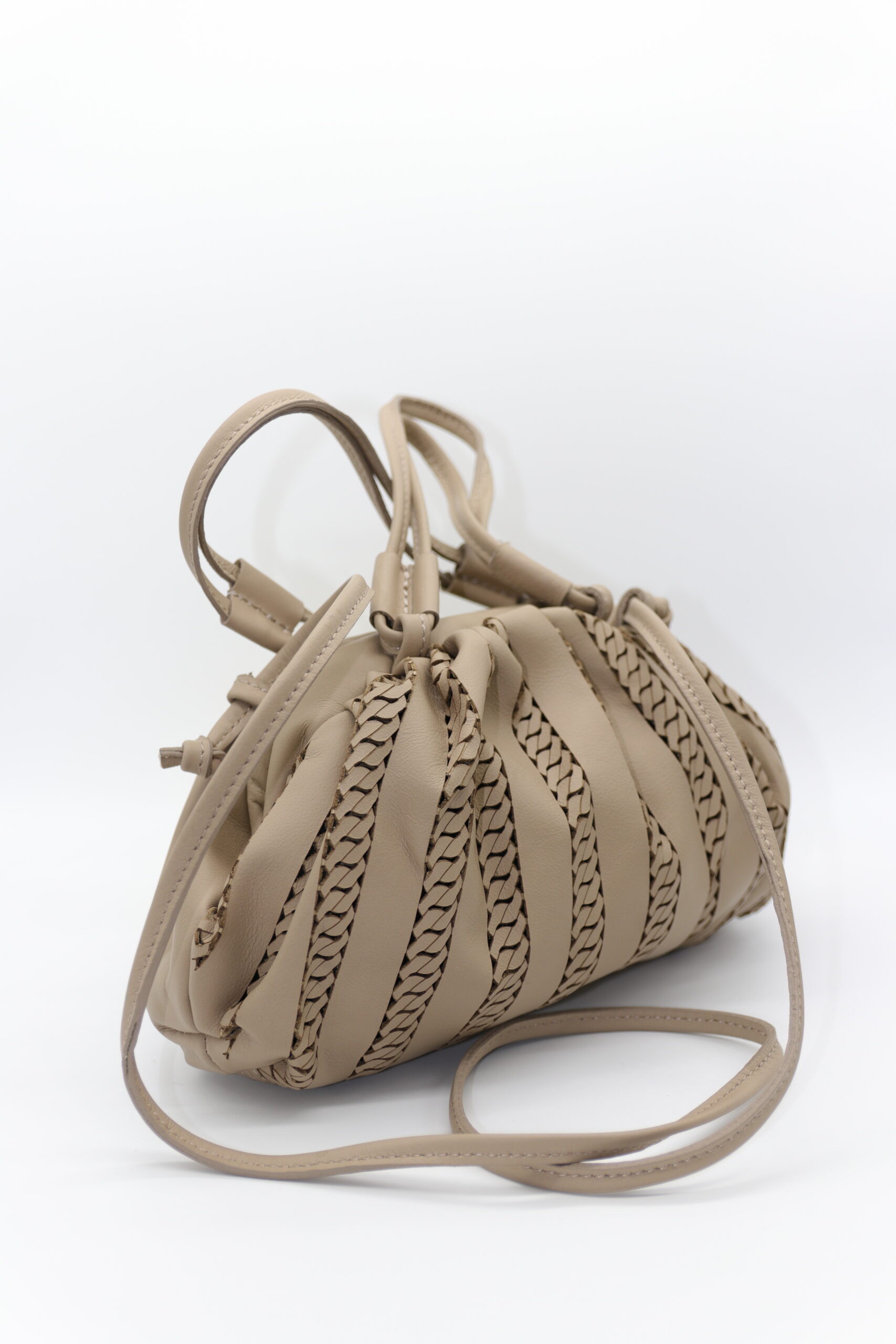 Borsa in pelle beige puffy nodo beige