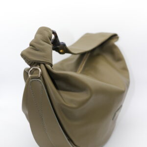 Double Bag Almala color oliva: borsa in pelle nera con nodo